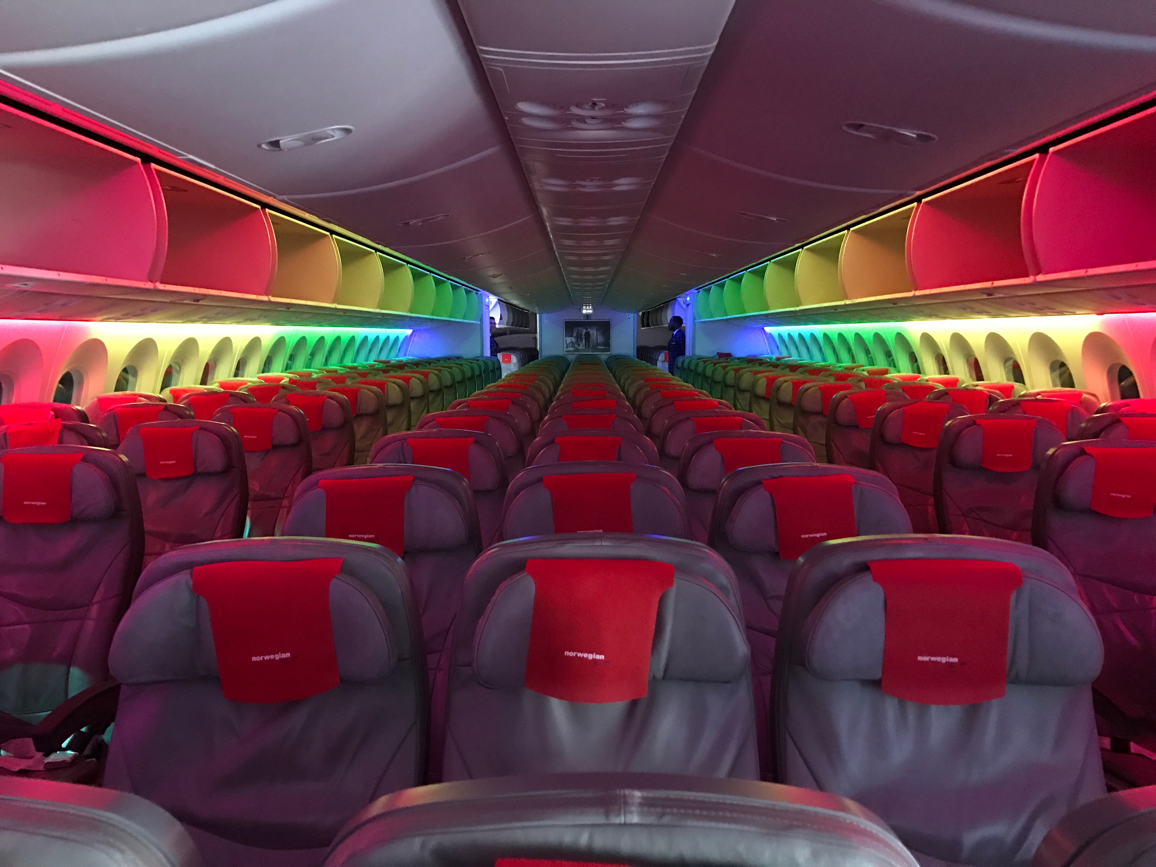 My Review Of The Norwegian Air 787 Premium Cabin - Pizza ...