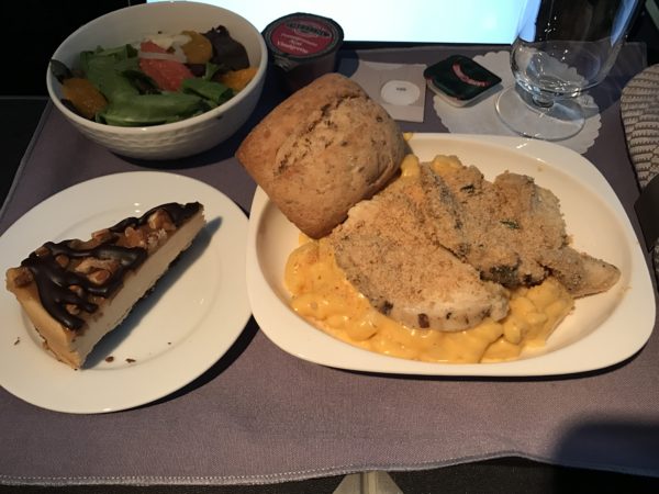 United Cuts Domestic First Class Meal Service