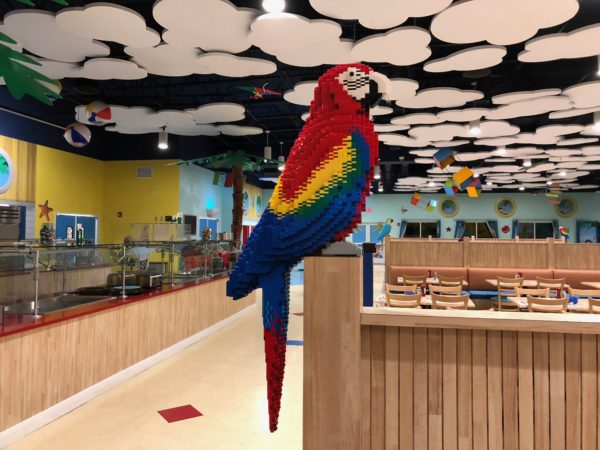 a parrot made out of lego blocks
